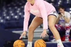 人美實力強(qiáng)！這套運(yùn)球吧友能挑戰(zhàn)一下嗎？