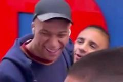 小球迷：“來阿森納吧” 姆巴佩：“哈哈哈沒可能的 那太冷了”