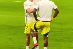 這課花多少錢都買不到！C羅賽前熱身時(shí)指導(dǎo)杜蘭