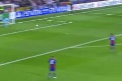 完美形態(tài)，暴力美學(xué)！巔峰時(shí)期的C羅，過(guò)半場(chǎng)就進(jìn)入了射程！