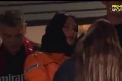 當槍迷？知名美女歌手Dua Lipa現(xiàn)場觀戰(zhàn)阿森納vs皇馬