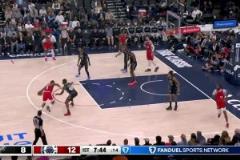 如入無(wú)人之境！哈登頂著巴恩斯防守 失衡拋投打進(jìn)手活盡顯