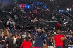 簡(jiǎn)直是魔鬼甲方哈登提出離譜扣籃動(dòng)作要求 小瓊斯也難頂啊…