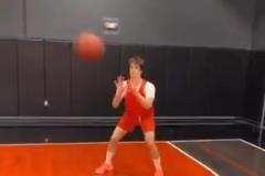 過去-->現(xiàn)在！NBA風(fēng)格真的變化巨大啊