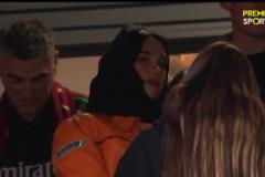 啪姐竟是阿森納球迷，現(xiàn)場觀戰(zhàn)阿森納vs皇馬穿著十分保守