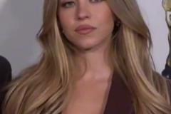 身材顏值太頂了！期待悉尼妹再來湖人主場看球