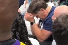 很不甘！看到東契奇今日在場上出色表現(xiàn)，庫班坐場下沮喪搖頭