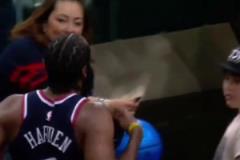 今天解鎖全聯(lián)盟30+！比賽還沒(méi)結(jié)束 哈登就直接走回更衣室了~