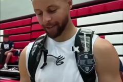 美國男籃問答：第一次扣籃時幾歲？濃眉：詹姆斯兩歲扣籃！