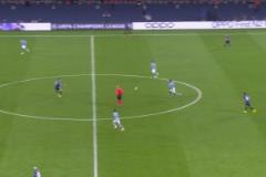 曼聯(lián)當(dāng)初因?yàn)槌銮蚰芰炏滤?，但奧納納這個(gè)技能沒(méi)怎么使用過(guò)