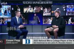 藍(lán)月國王！德布勞內(nèi)下場(chǎng)接受全場(chǎng)的歡呼！看一場(chǎng)少一場(chǎng)了！