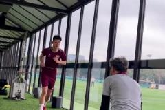 快要復(fù)出了??武磊社媒曬訓(xùn)練視頻：跑起來了