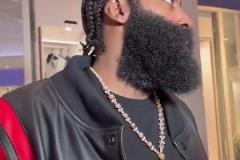 陣前再亮舊時劍！哈登連續(xù)投進兩記致命三分，殺人不眨眼??！