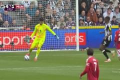 玄學(xué)定律！詹俊配張路門將叕失誤！這次是巴因德爾！