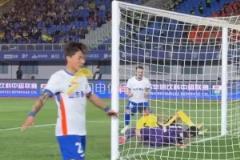 謝文能助攻卡扎伊什維利推射破門(mén)，給馬德魯加激動(dòng)壞了