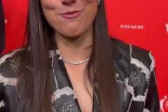 少爺真全能?。⊥龠€幫WNBA新秀妹子們設(shè)計今晚的服裝