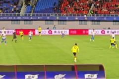 現(xiàn)場(chǎng)實(shí)拍王大雷一招舉火燒天，怒撲張維修單刀射門