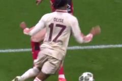 卡卡策動(dòng)，皮爾洛助攻因扎吉破門！這是，一代米蘭球迷的青春！