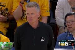 脾氣真大！楊瀚森勸威瑟斯龐冷靜，反被一肘推開