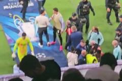 馬卡報曝卡瓦哈爾發(fā)怒原因：不滿薩卡踢出勺子點球，這是羞辱