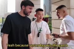 給山東泰山外援澤卡造型哦，大家也可以學(xué)一下如何個人打理發(fā)型