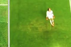 活久見！經(jīng)典名場面：18歲的斯丹達(dá)爾歐冠首秀上演離譜烏龍！