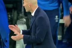 三連冠之路！16年歐冠C羅伯納烏上演帽子戲法！皇馬3-2逆轉(zhuǎn)狼堡！