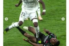 好小子！斯凱利賽后社媒曬被呂迪格踩踏肚子截圖