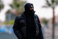 挑戰(zhàn)魔鬼高原！快船眾將前往丹佛：哈登羽絨服 小卡夾克+連帽衫