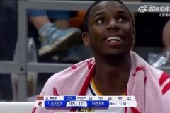 即將淘汰廣東高興~迪亞洛在鏡頭前跳起來(lái)了哈