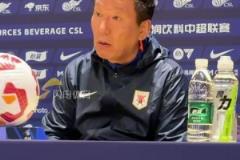 崔康熙回應(yīng)兩將染紅：賽前會(huì)也強(qiáng)調(diào)了，不要做這種動(dòng)作