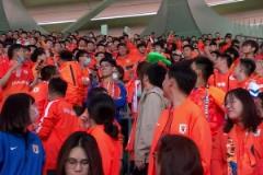 傳統(tǒng)老節(jié)目！現(xiàn)場(chǎng)實(shí)拍泰山球迷在工體“玩烏龜”