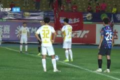 一個鏡頭完美展現(xiàn)藍(lán)黑隊副與藍(lán)黑太子爺之間的關(guān)系?