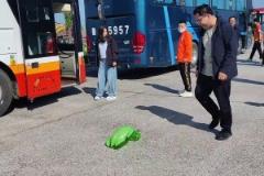 踢烏龜氣球！泰山球迷：錄上了嗎？