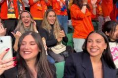 愛餃子！山東泰山外援的嫂子們和球迷一起為主隊(duì)助威