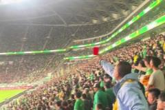 實(shí)拍：王大雷京魯大戰(zhàn)中疑似與國(guó)安北看臺(tái)球迷對(duì)罵