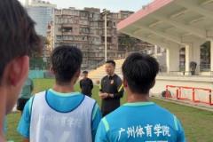 教練說他拿過兩次亞冠冠軍！中超冠軍拿到手軟！