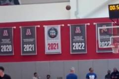 少見(jiàn)！庫(kù)里在備戰(zhàn)與火箭的訓(xùn)練中連續(xù)投丟四個(gè)三分