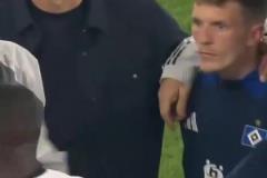 戲劇效果這么強？漢堡全場多打一人遭逼平，賽后前鋒后衛(wèi)激烈內(nèi)訌