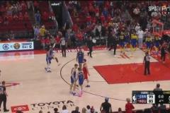 還是沒經(jīng)驗(yàn)呀！火箭首戰(zhàn)落敗，申京一臉落寞低頭離開球場