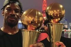 牛逼勇士球迷已經(jīng)不滿(mǎn)足于P圖了，已直接生成動(dòng)圖了