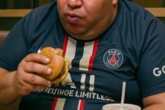 你禮貌嗎?。慨?dāng)姆巴佩梅西C羅喜歡吃漢堡，不把我漢堡王放眼里啊