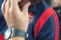 小心被打大衛(wèi)-路易斯阿森納時期掐鼻子惡搞睡著的隊友