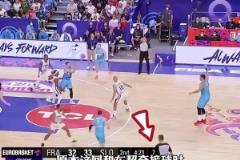 恐社卡無處安放的巨手！此前中國行 萊昂納德最后大手握記者小手