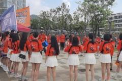 陽光青春大長腿真好看！云南隊小白裙女球迷們跳舞助威