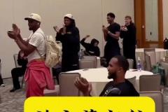 隊史首人！騎士全隊在酒店包間等待DPOY結果宣布