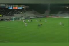 無(wú)解！中圈附近任意球小儒尼尼奧直接轟進(jìn)，這球只能用震驚形容！