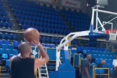 關(guān)鍵是準(zhǔn)??！巴圖姆的不沉球式的投籃動(dòng)作~