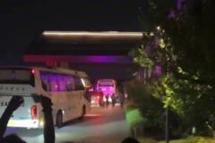 云南球迷太熱情了！云南球迷等待海港大巴時高喊武磊名字