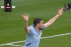 這不是點球嗎？科瓦西奇射門阿伯特用手擋出！主裁沒有判罰！